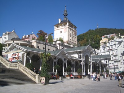 Karlovy Vary - Tržní kolonáda. Zdroj: http://www.pamatkyaprirodakarlovarska.cz/